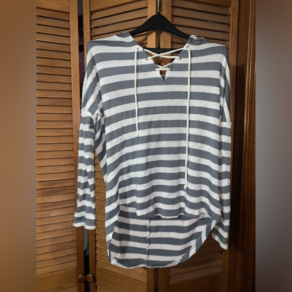 Striped hooded long sleeve. - Picture 1 of 5